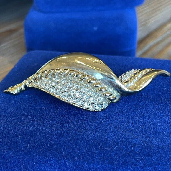 Vintage GEM CRAFT Brooch Pin Mid Century Rhinestones Extra Large Curved Leaf - Picture 10 of 11